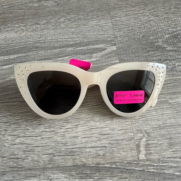 NWT Betsey Johnson Women's Pin Up Sunglasses Cateye, Nude/Snakeskin, 52mm - Picture 9 of 10